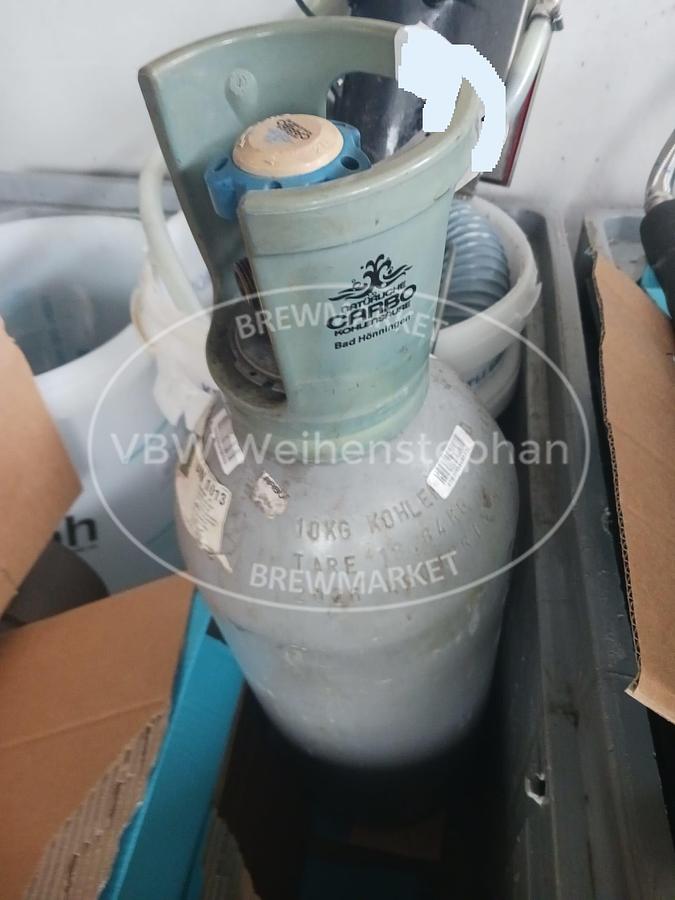 Used CO2 bottles (3 pieces)