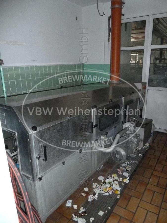 Used crate washer