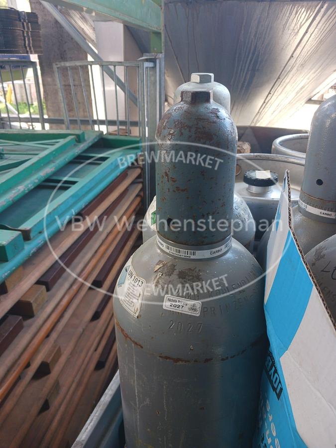 Used CO2 bottles (9 pcs.)