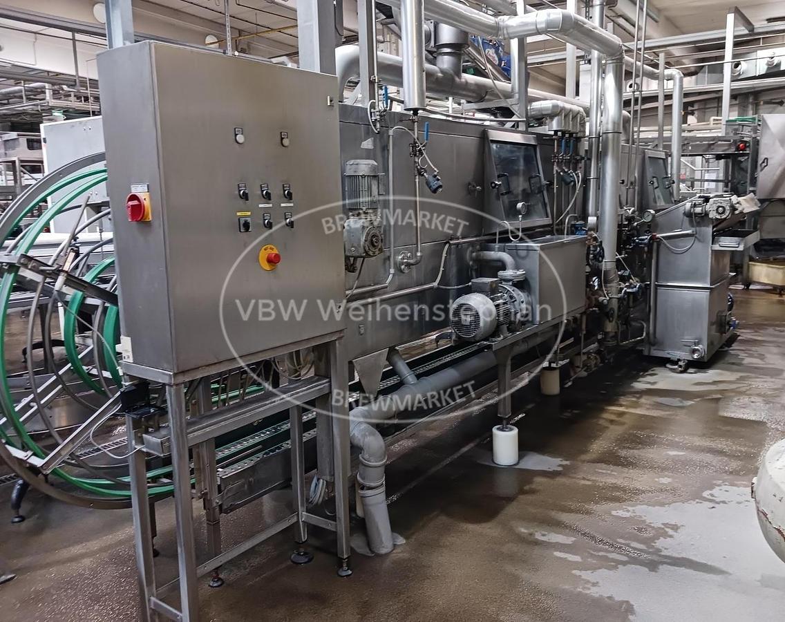 Used Crate cleaning system