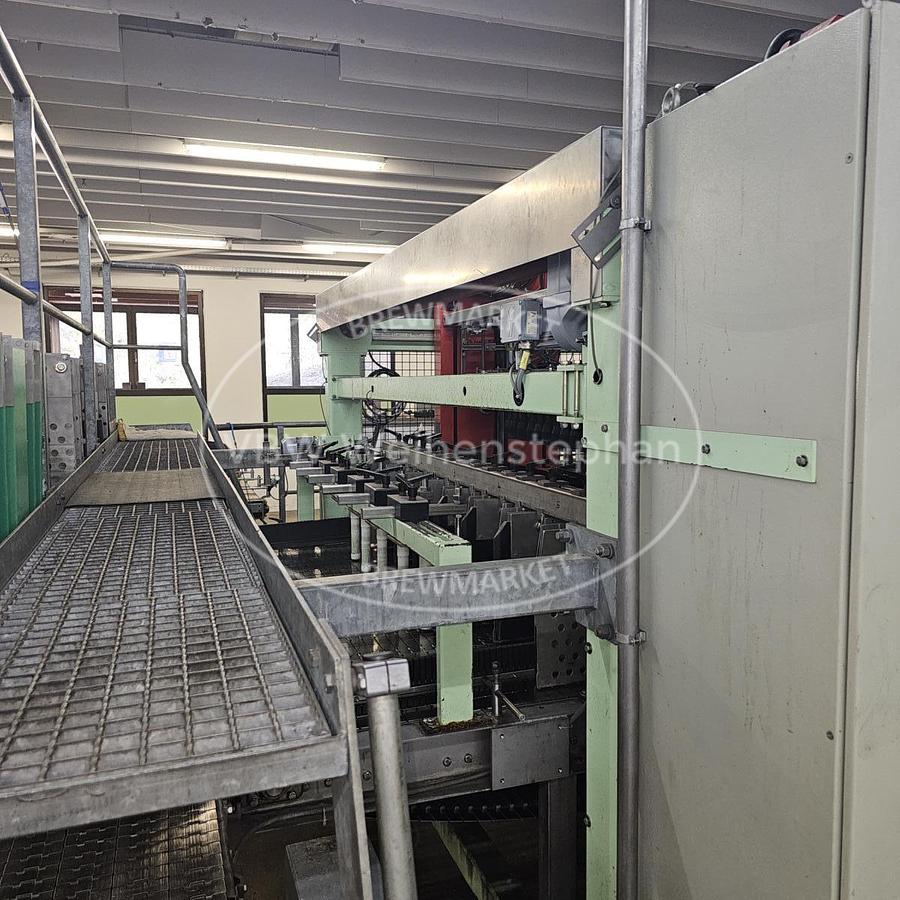 Used crate packer