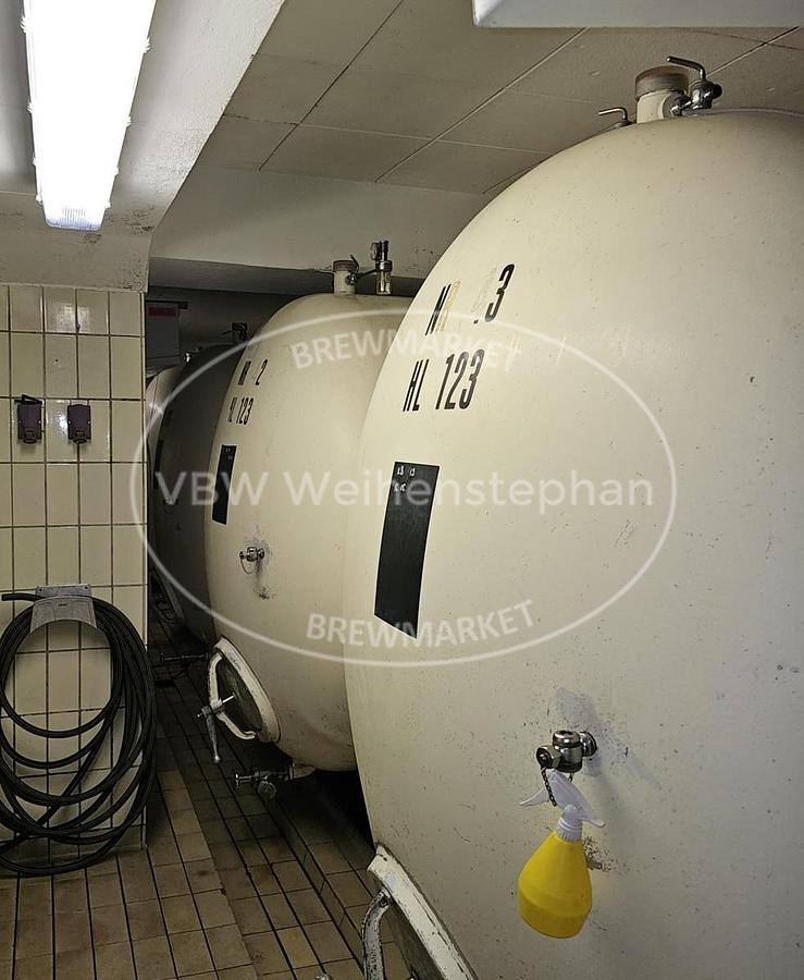 Used storage tanks (8 pcs.)