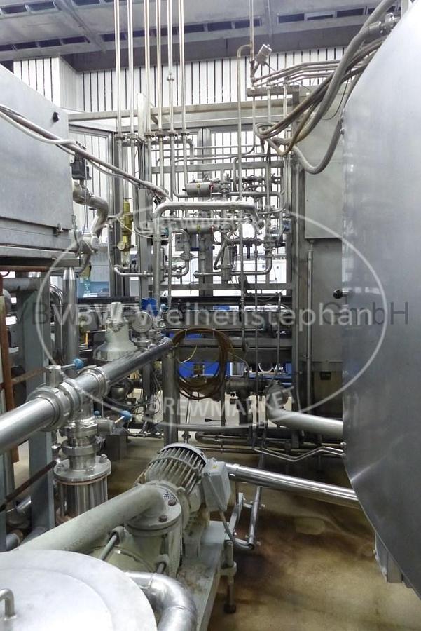 Used bottle filler and capper
