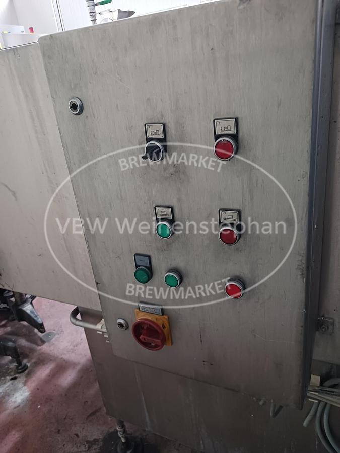 Used crate washer