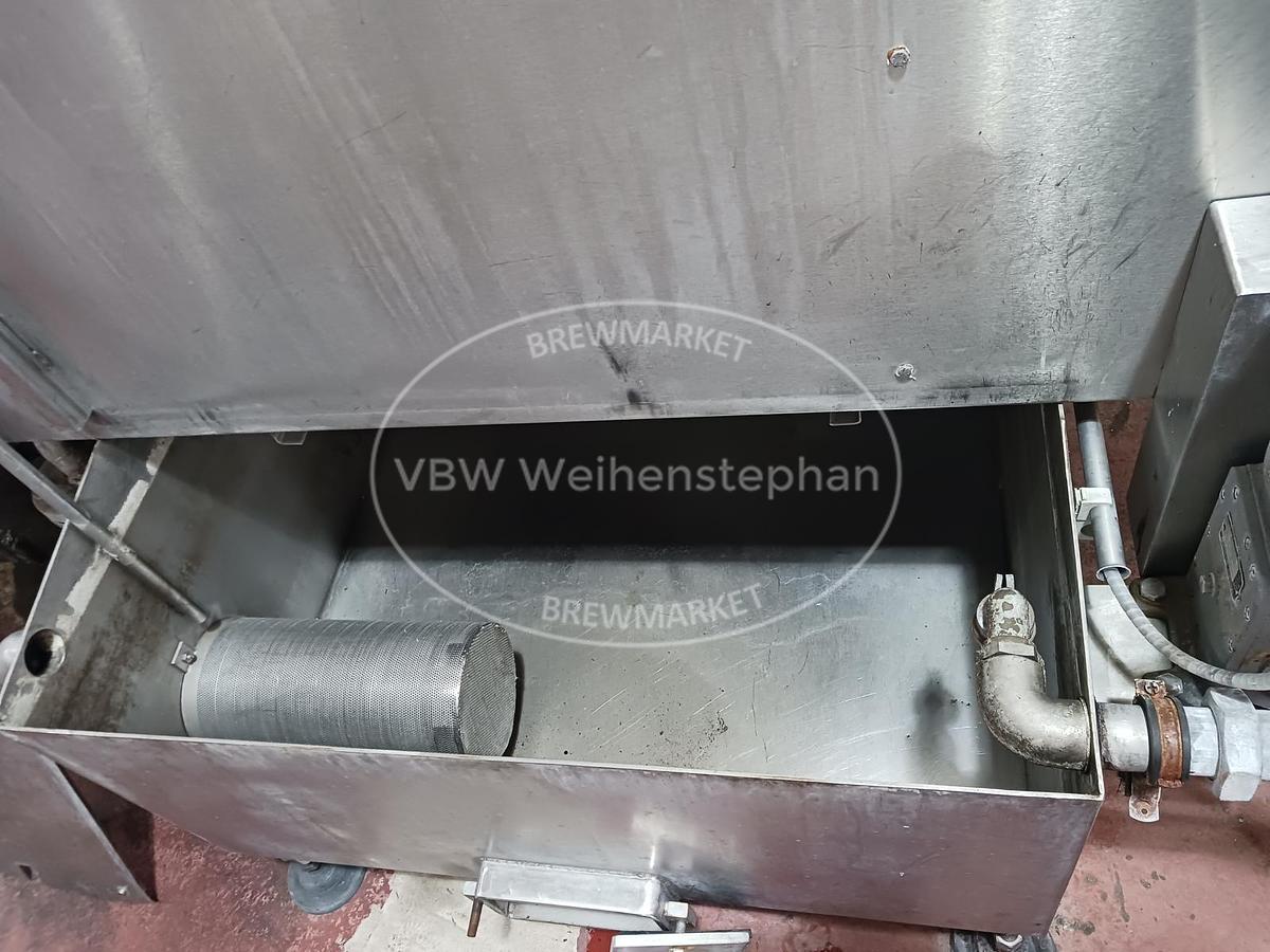 Used crate washer