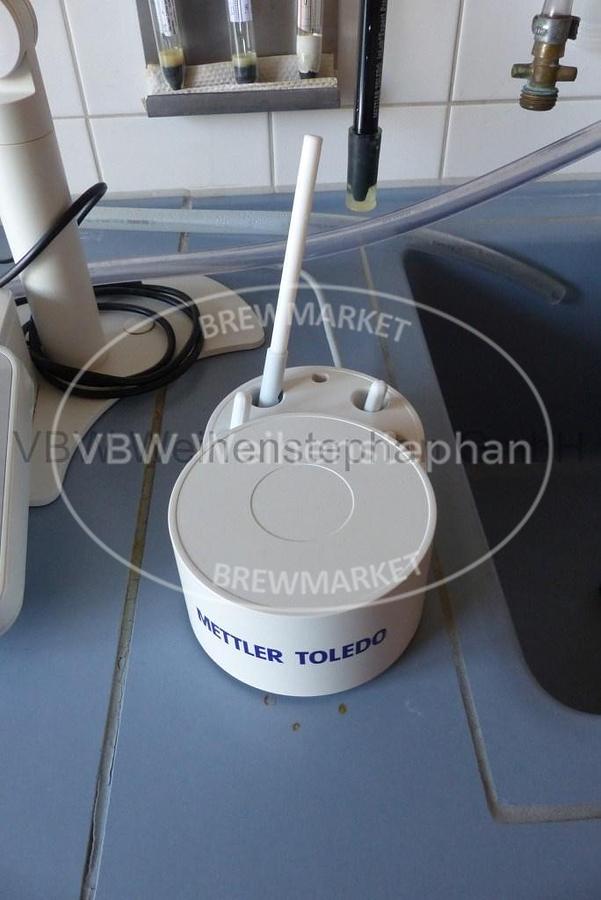 Used magnetic stirrer