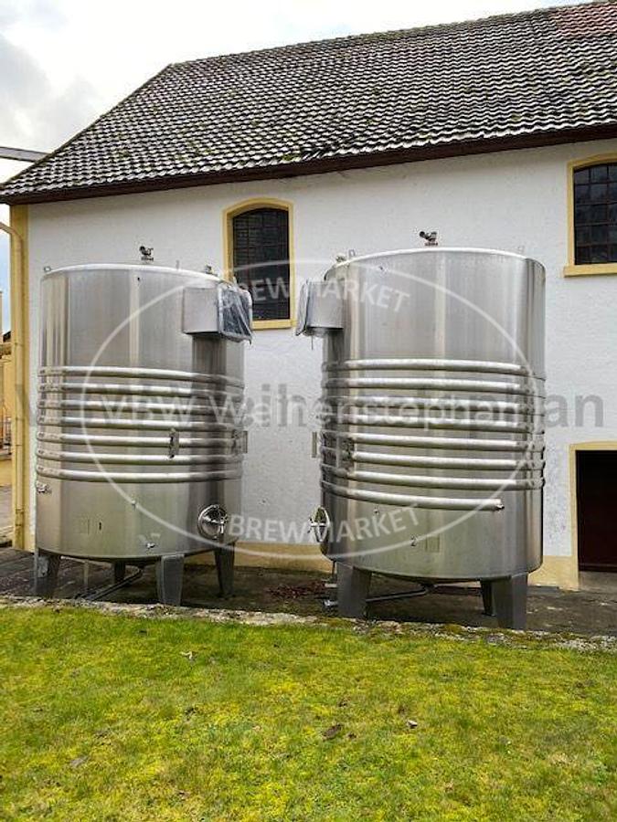 Used wheat beer fermentation tanks