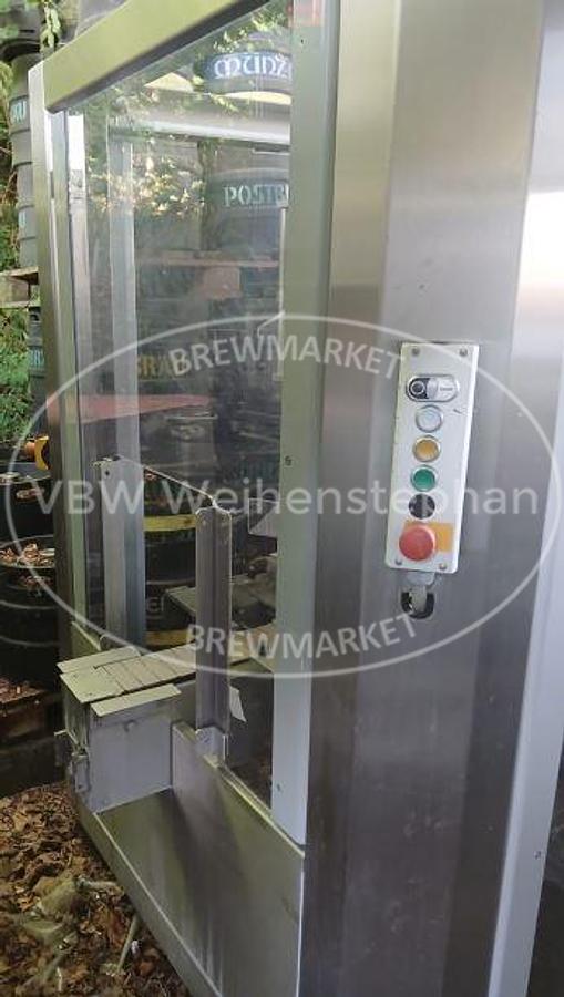 Used Filling, sealing and labelling machine for plastic buckets; manufactured between