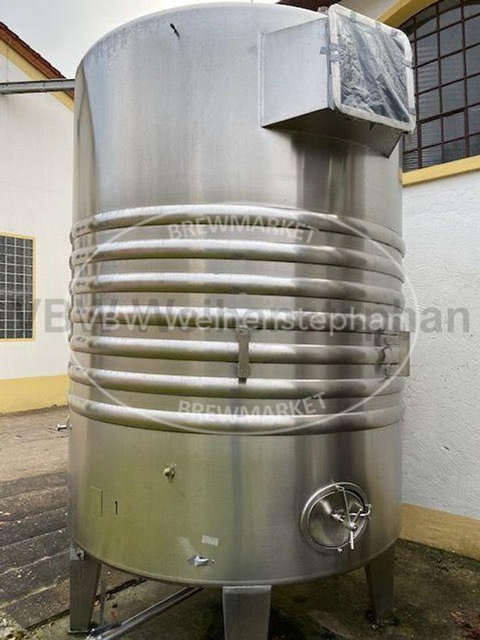 Used wheat beer fermentation tanks