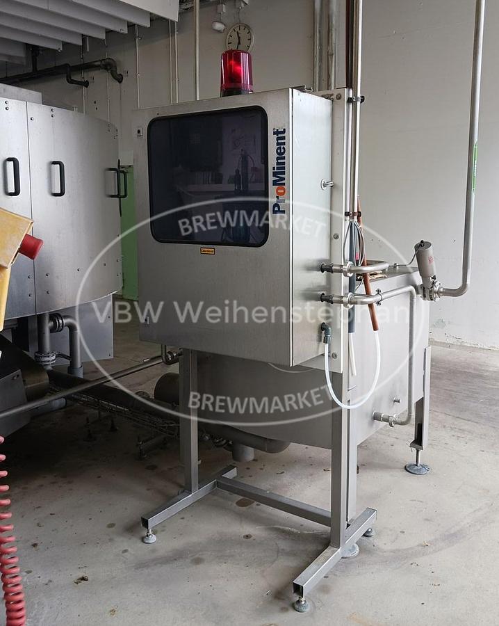 Used Rinsing, filling and sealing machine