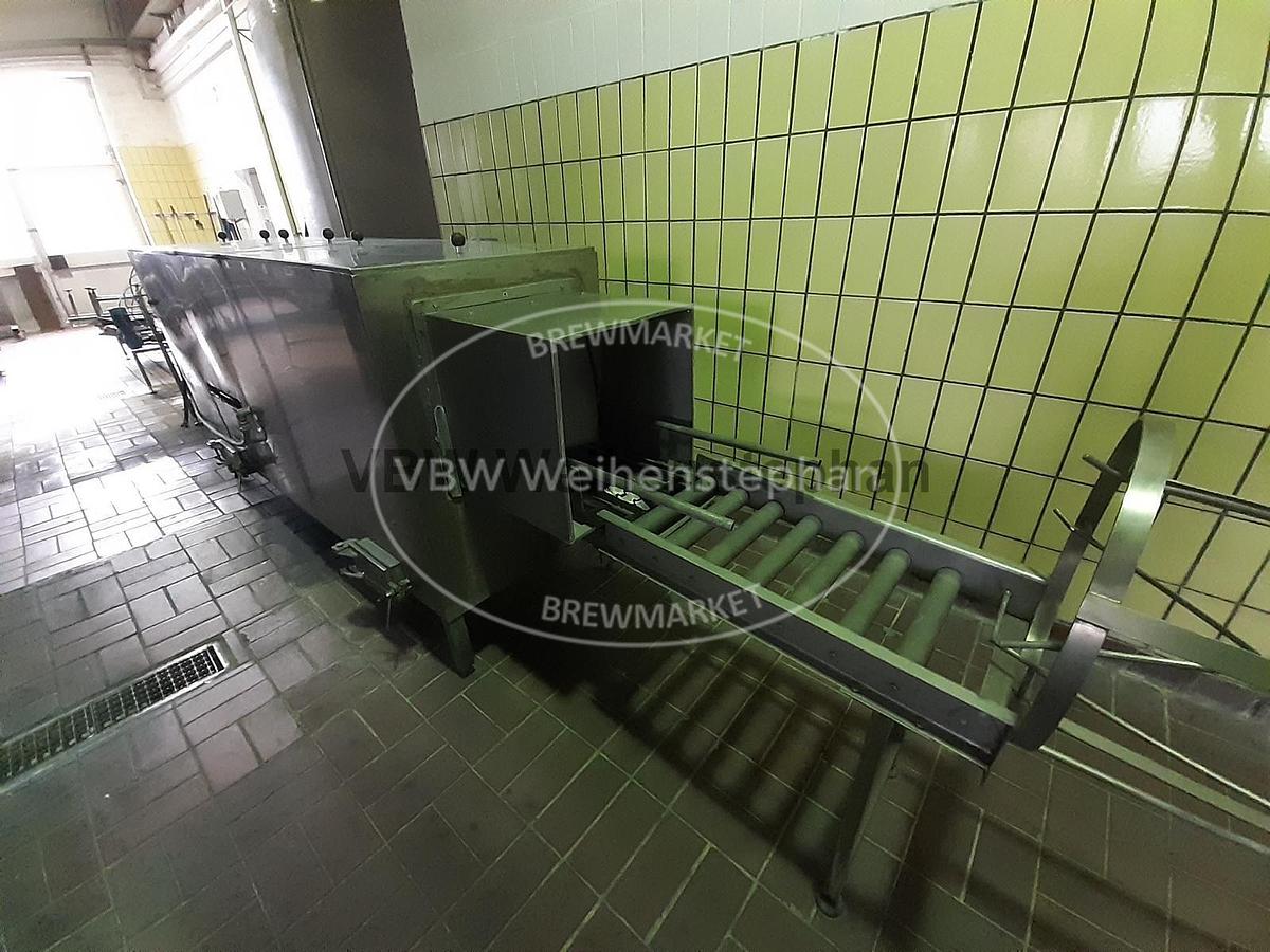 Used crate washer