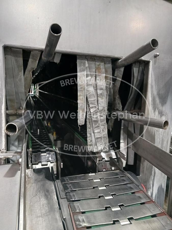 Used Crate cleaning system