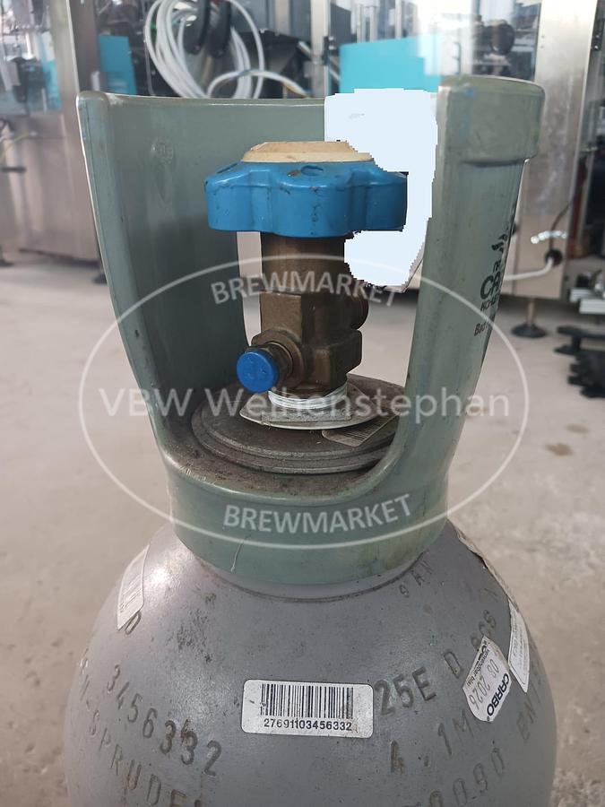 Used CO2 bottles (3 pieces)