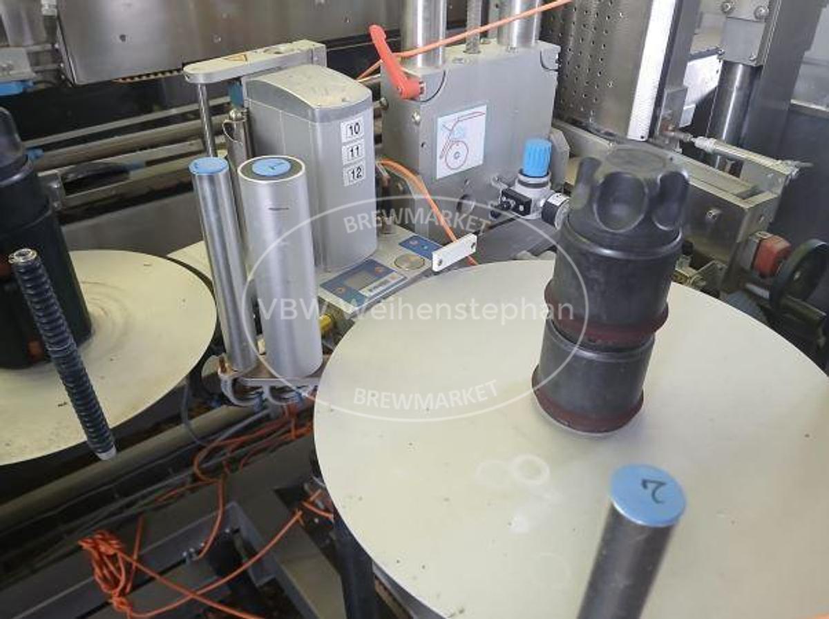 Used Filling, sealing and labelling machine for plastic buckets; manufactured between
