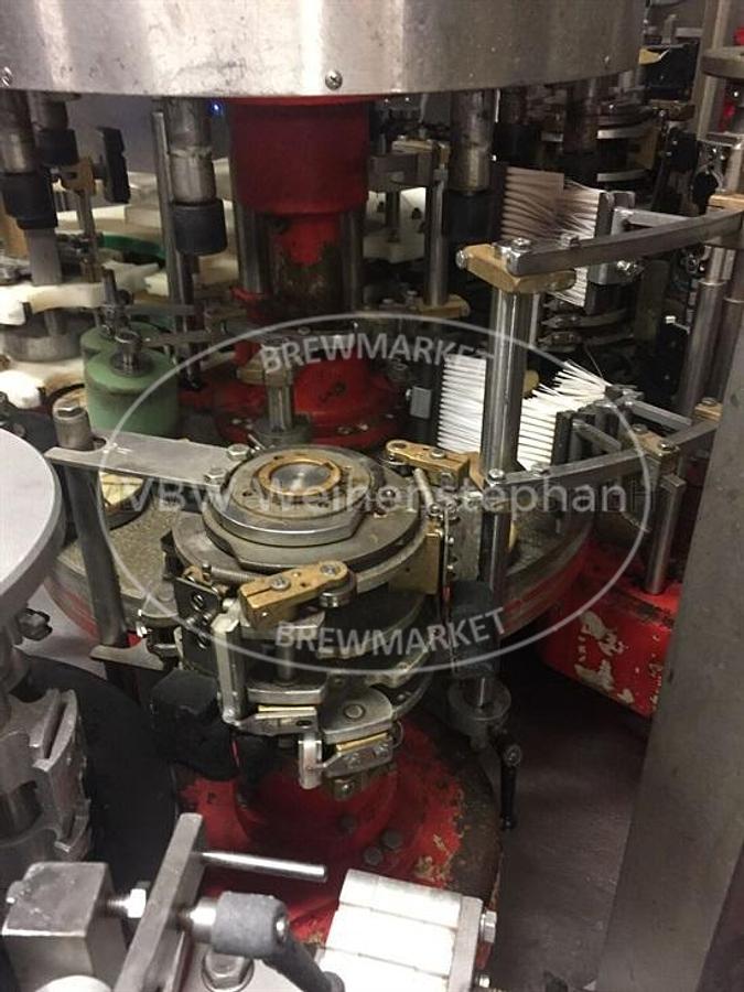 Used bottle labeling machine for swing stopper bottles