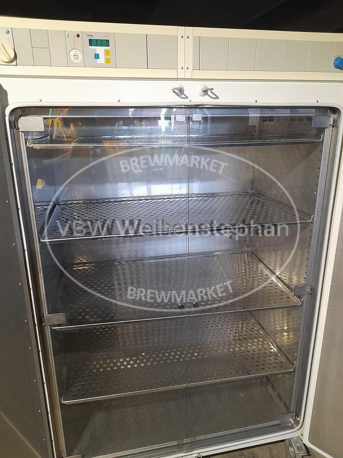 Used Incubator
