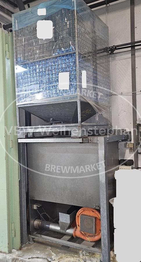 Used Rinsing, filling and sealing machine