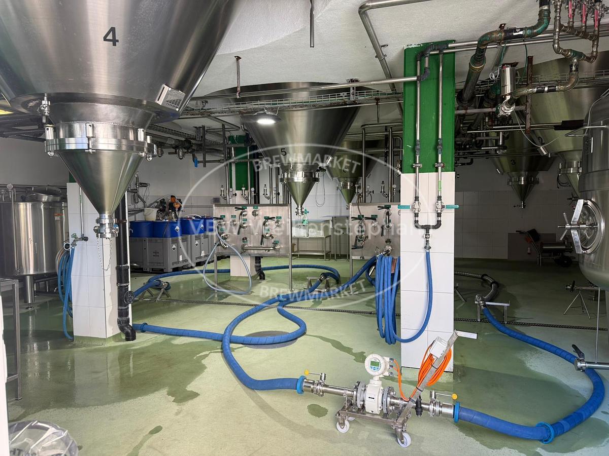 Used cylindroconical fermentation and storage tanks (CCTs, 6 pcs.)