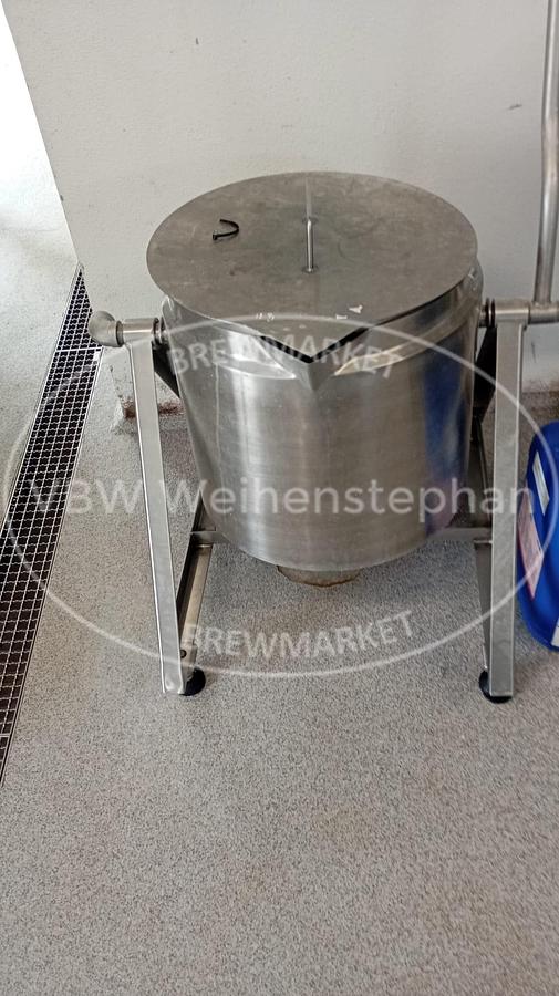 Used yeast tub
