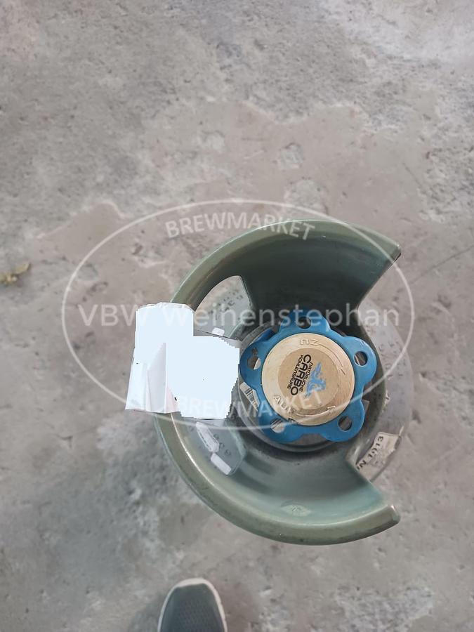 Used CO2 bottles (3 pieces)