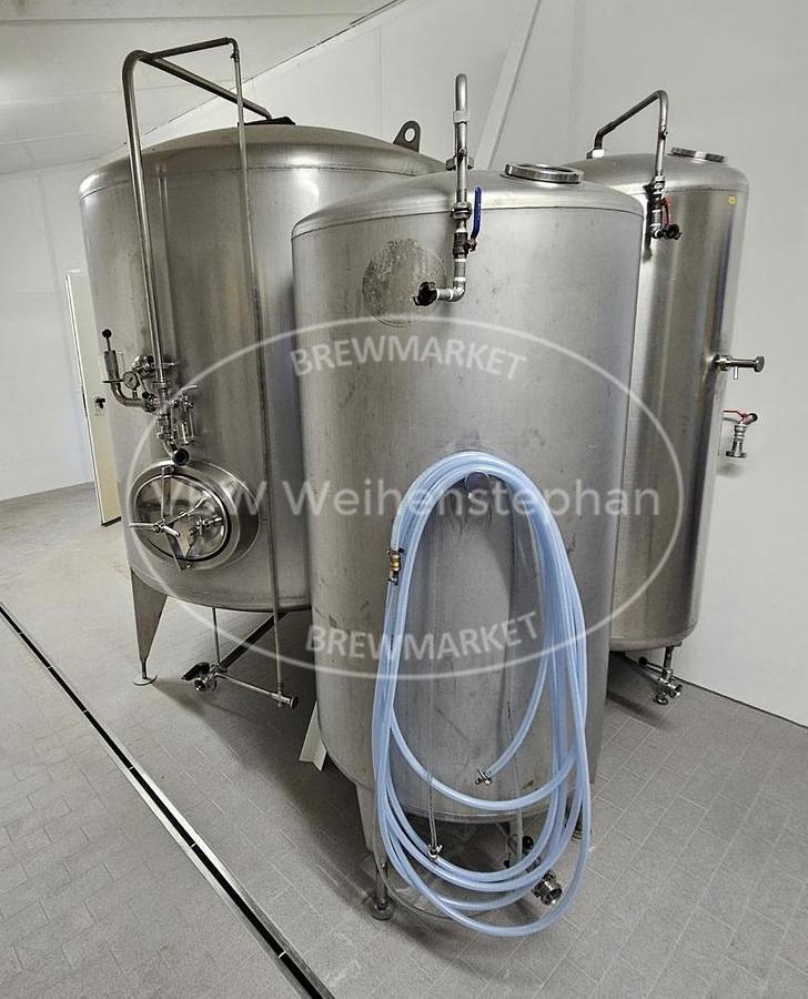 Used storage tanks [8 pcs.]