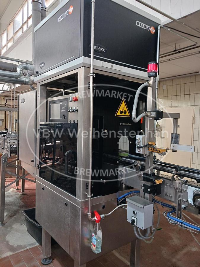 Used empty bottle inspector