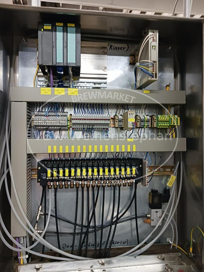 Used Rinsing, filling and sealing machine