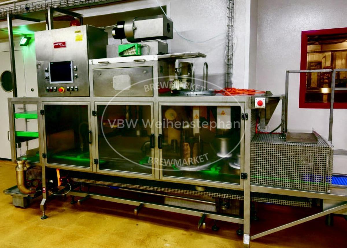 Used Filling, sealing and labelling machine for plastic buckets; manufactured between