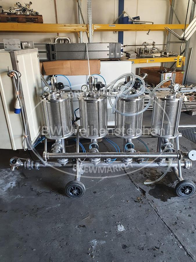 Used blending apparatuses