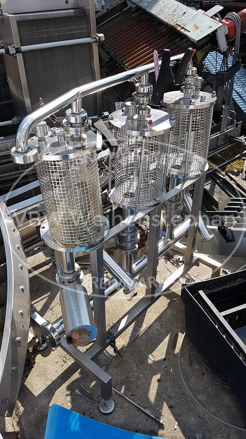 Used blending apparatuses