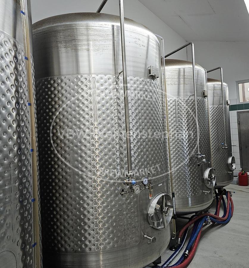 Used storage tanks (5 pcs.)