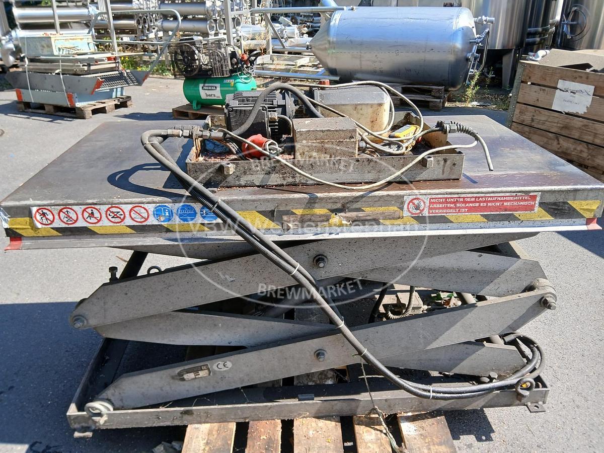 Used Lifting platform