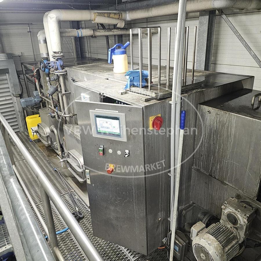 Used PET bottle filling line