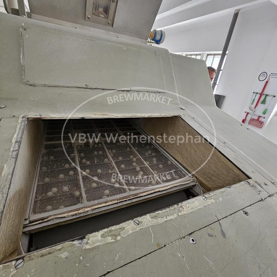 Used Six-roll crushing mill, including feed screw with conditioning