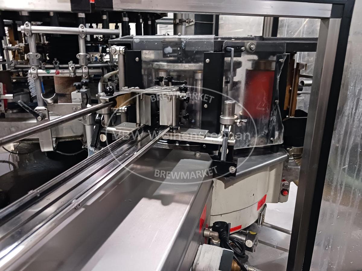 Used labeling machine