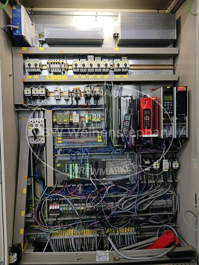 Used crate packer