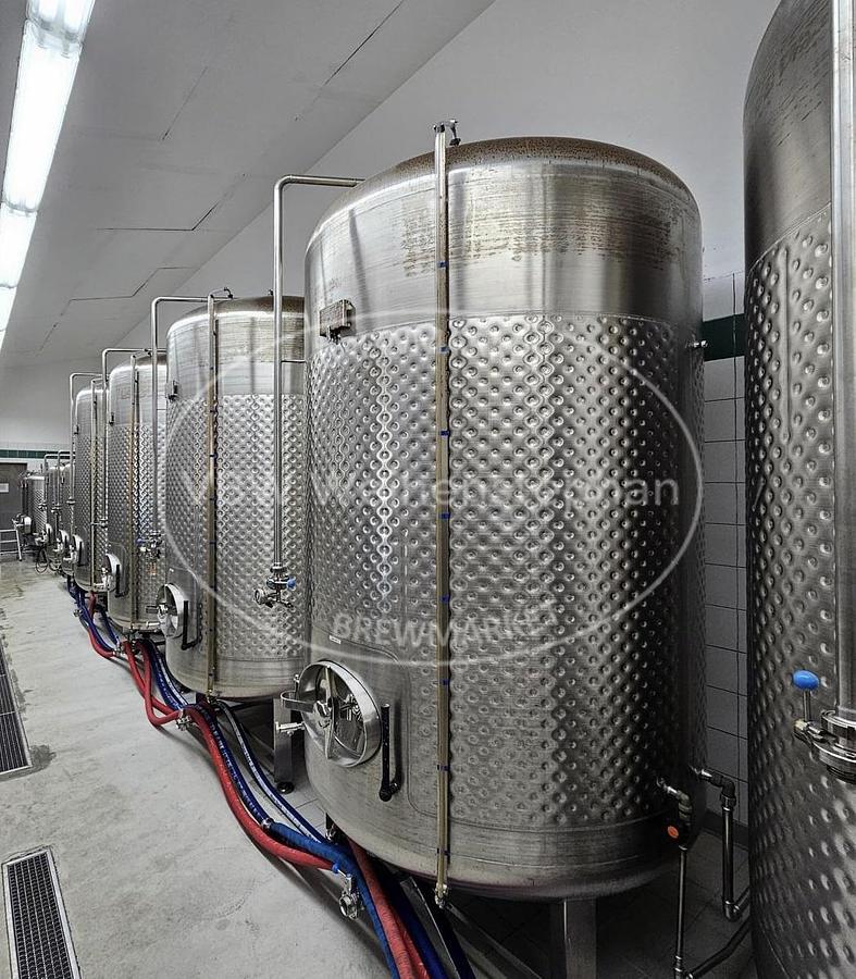 Used storage tanks (5 pcs.)