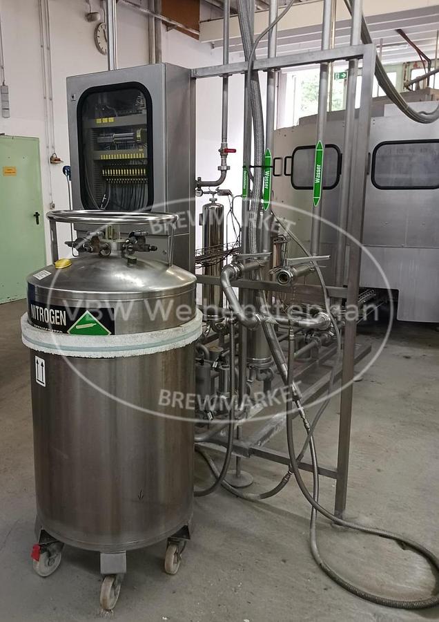 Used Rinsing, filling and sealing machine