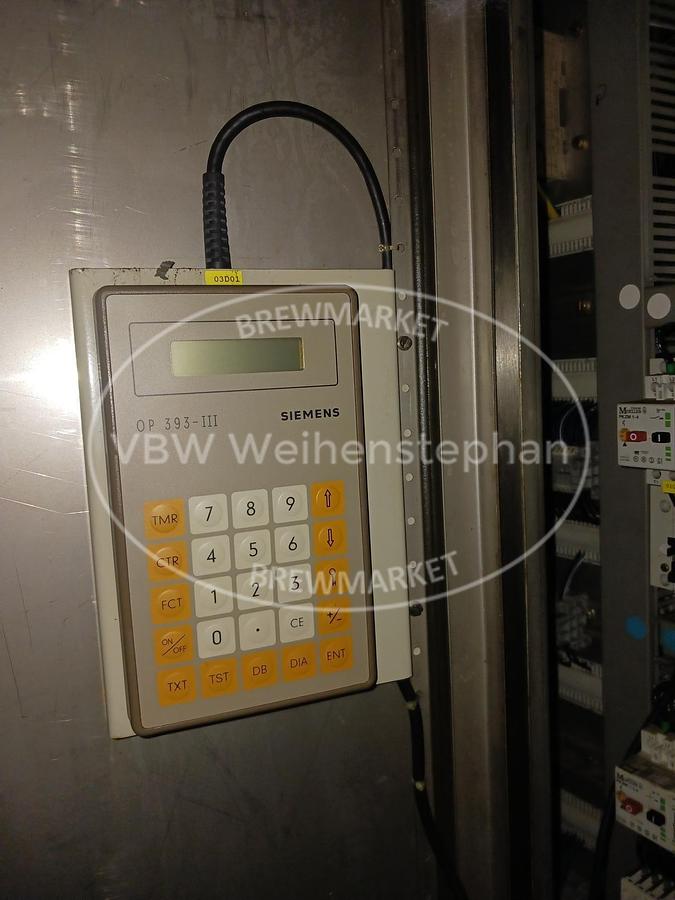 Used bottle cleaning machine