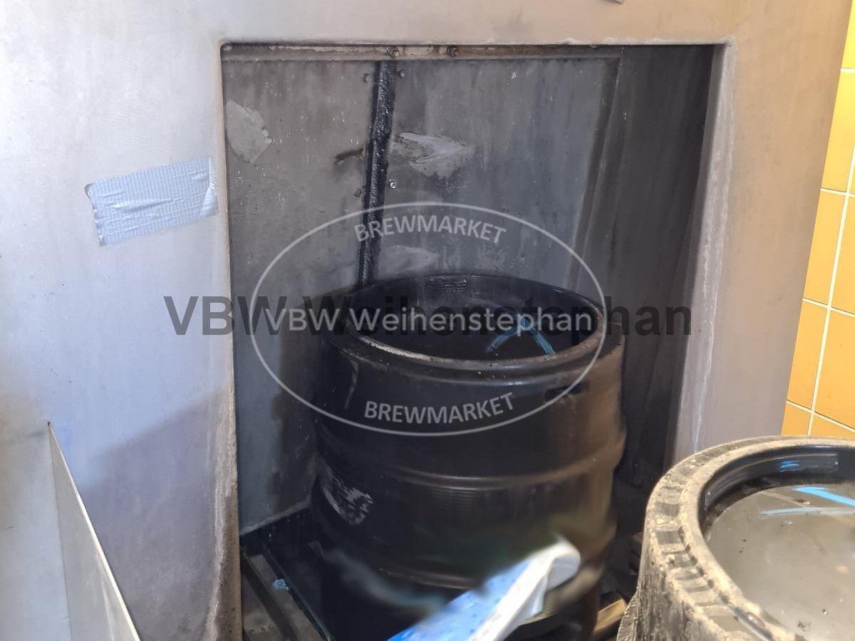 Used keg outside washer