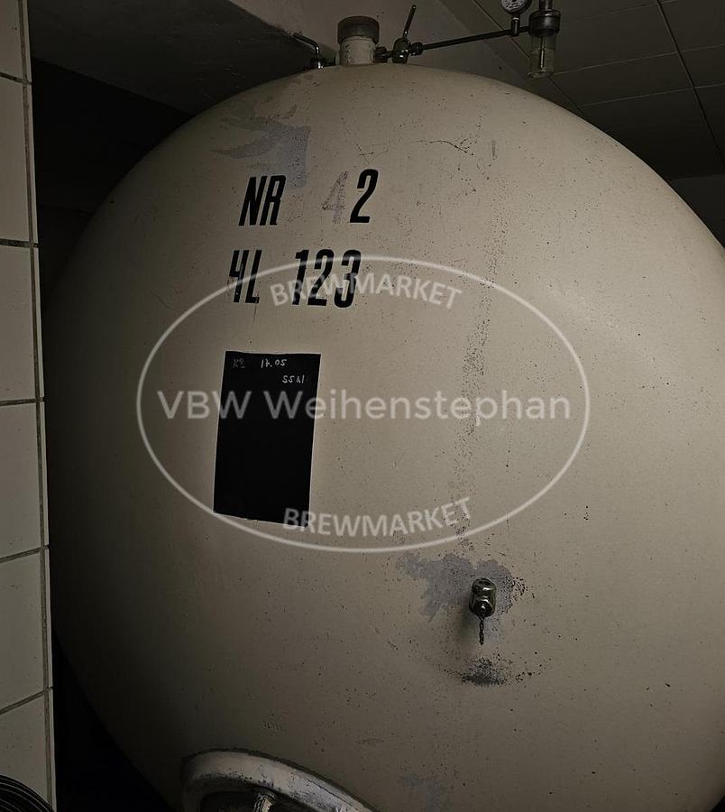 Used storage tanks (8 pcs.)