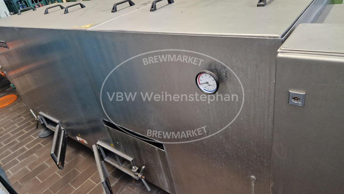 Used crate washer