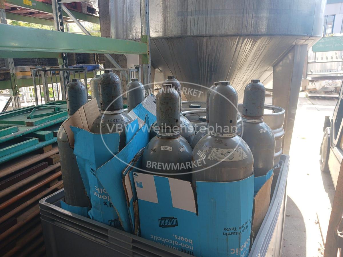 Used CO2 bottles (9 pcs.)