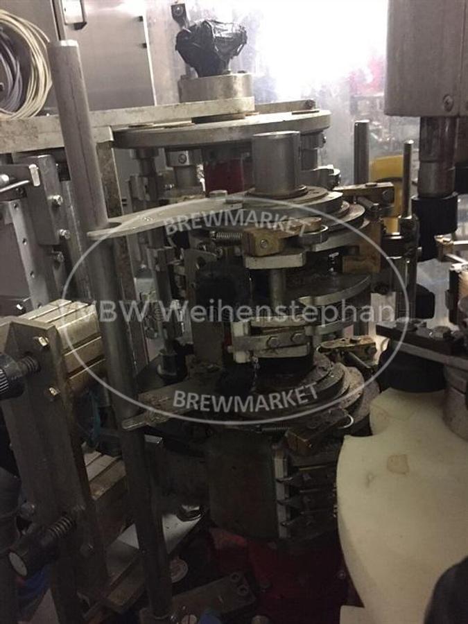 Used bottle labeling machine for swing stopper bottles