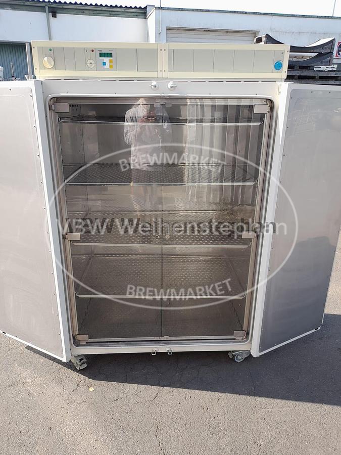 Used Incubator