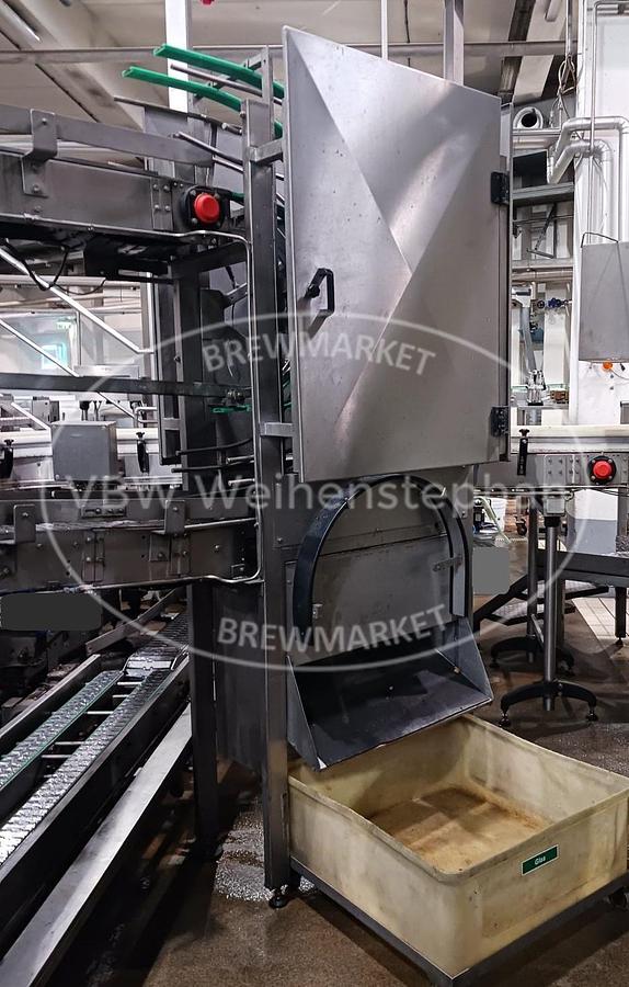 Used Crate cleaning system