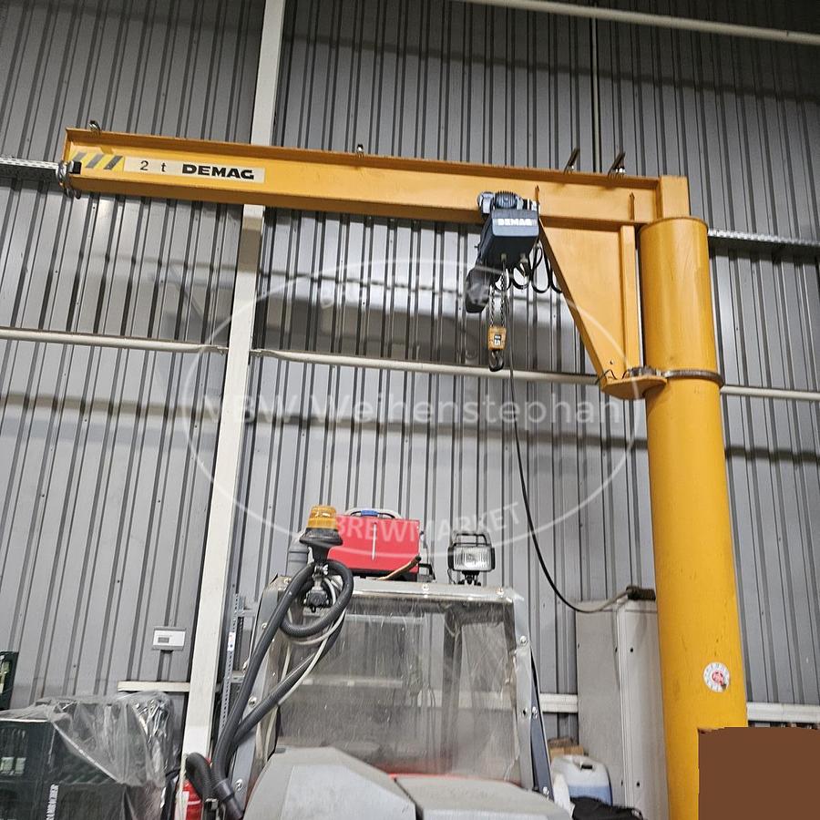 Used Column slewing crane