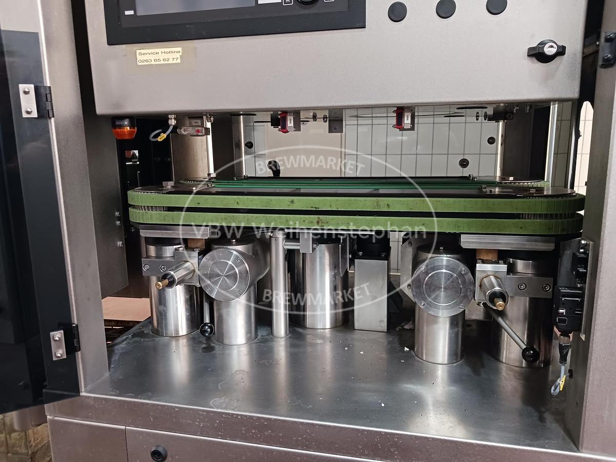 Used empty bottle inspector