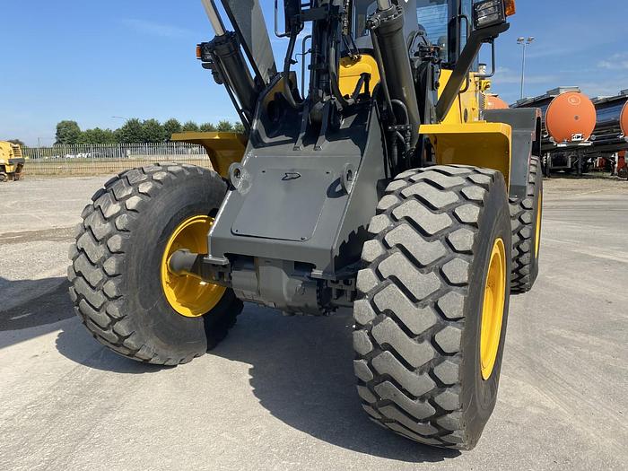 Usato 2011 KOMATSU WA320 PZ-6