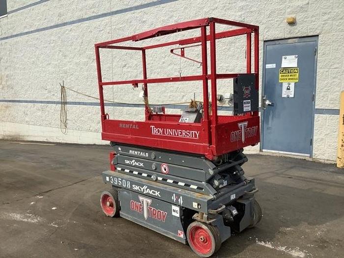 Used 2018 Skyjack SJ3219 DC Scissor Lift